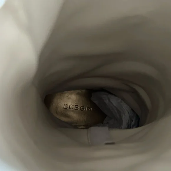 Women's White Embroidered Western Boots - Picture 7 of 11